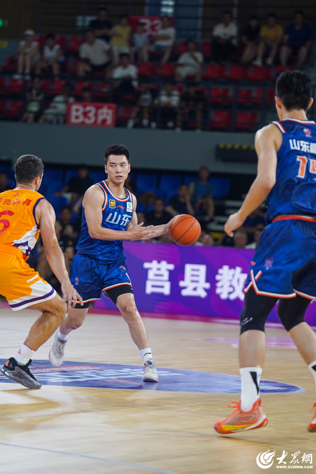 开云-关于转折点！山东男篮造点机会，NBA总决赛窗口期攻防权衡，媒体盛赞，阵容厚度经受考验的信息