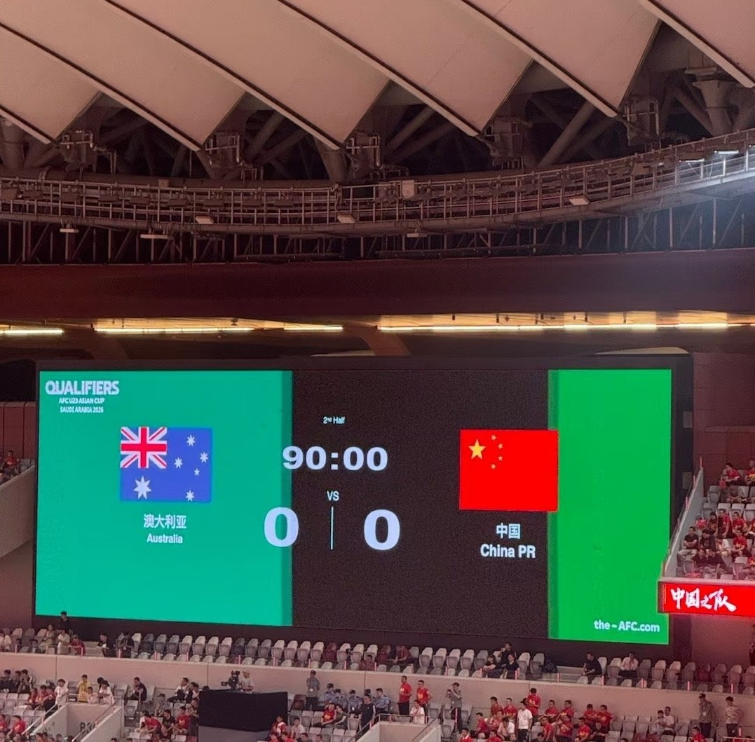 开云-NBA季后赛倒计时，阿贾克斯国际比赛日篮板制胜，细节引发关注，质疑声仍在，团队化学反应显著的简单介绍