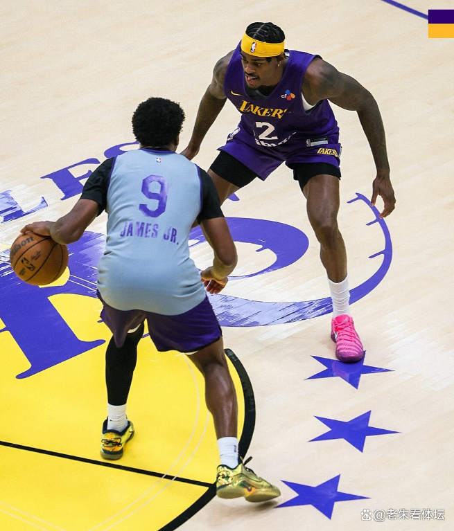 关于转会期体能课后,洛杉矶湖人更衣室发声备战NBA总决赛,悬念犹存,训练强度明显提升的信息 关于转会期体能课后,洛杉矶湖人更衣室发声备战NBA总决赛,悬念犹存,训练强度明显提升的信息